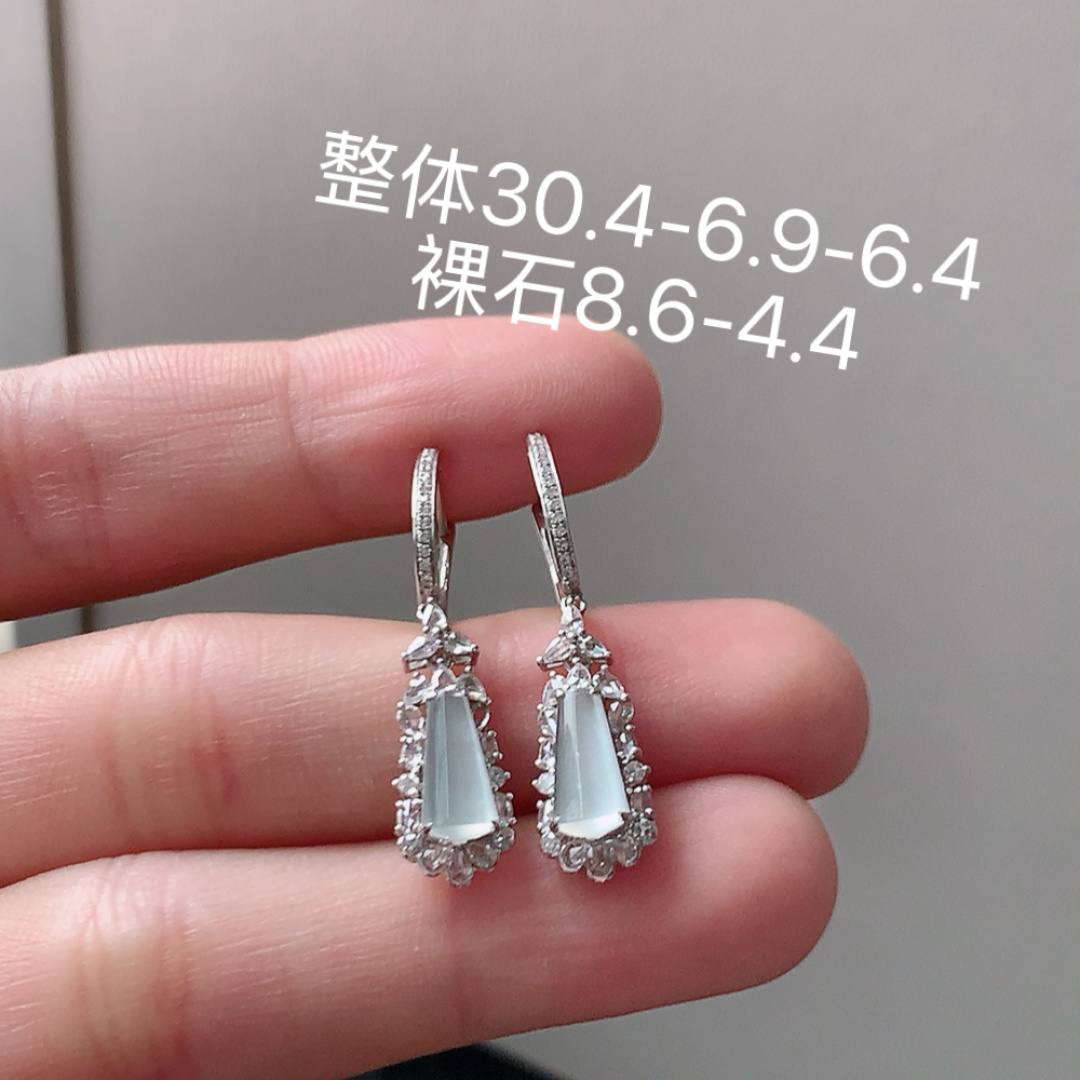 ️超值 18600 冰种无事牌耳坠 种老无裂细腻，饱满起光，佩戴优雅迷人 货号48509，30.
