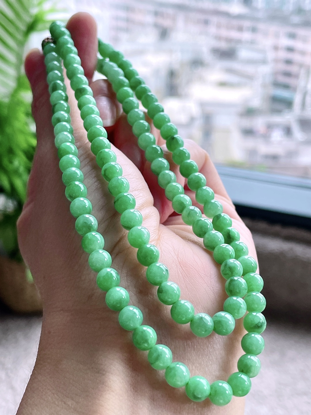珠子 冰阳绿珠链圆珠珠子珠链 说明 缅料 性比高 尺寸5.9mm，30cm 重量39克 不议