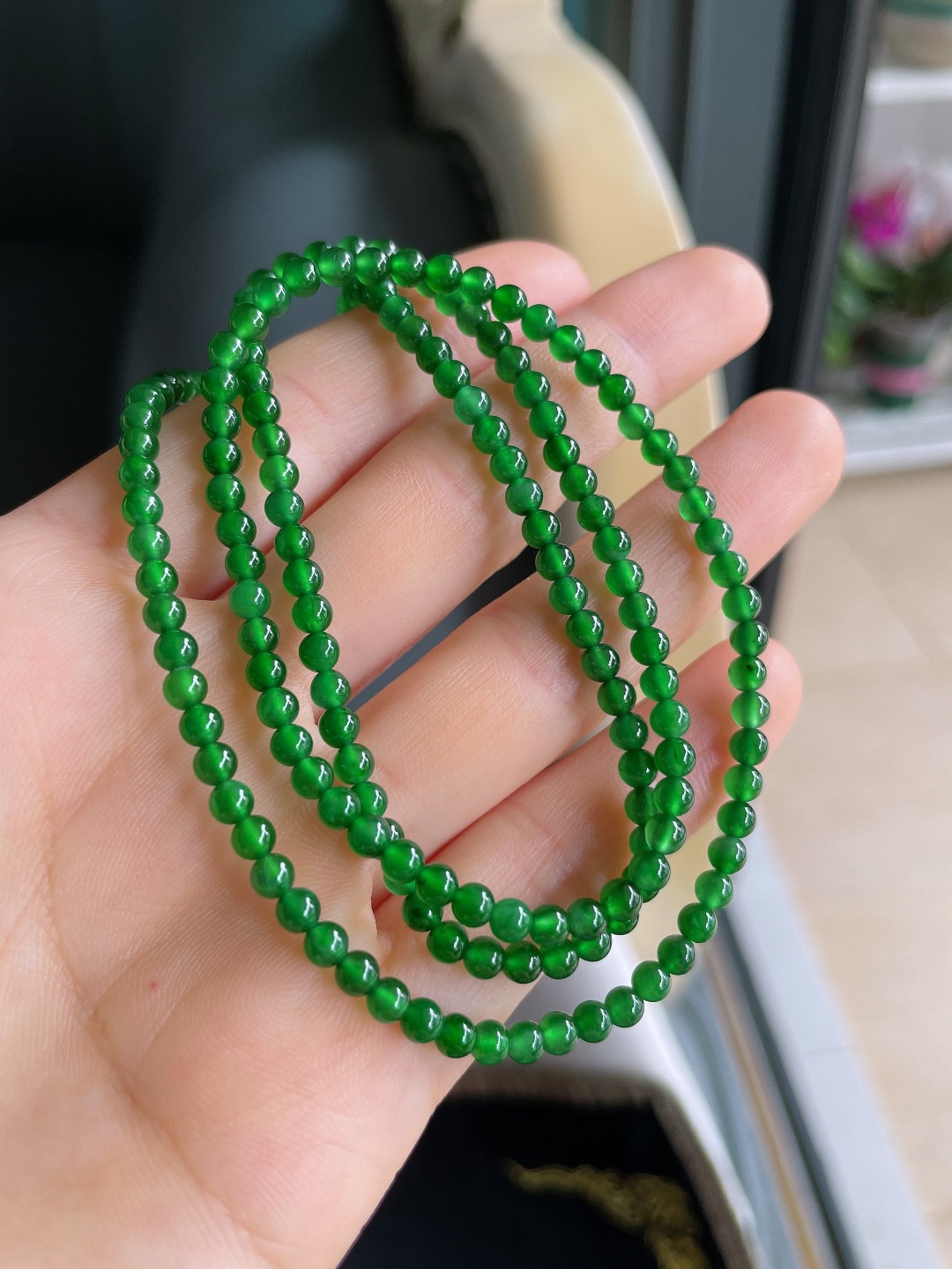 ️天然翡翠A货，冰满绿珠链，尺寸：3.5mm。【编1180】