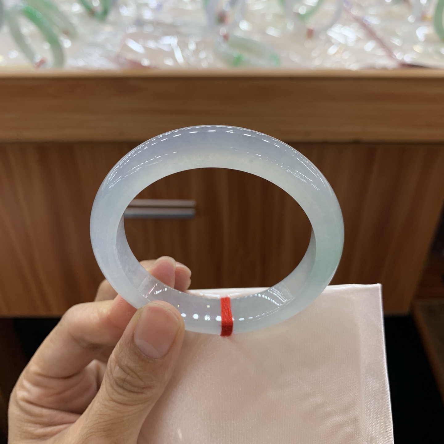 050909JJ 冰绿正圈翡翠手镯 53.4-11.2-8.2