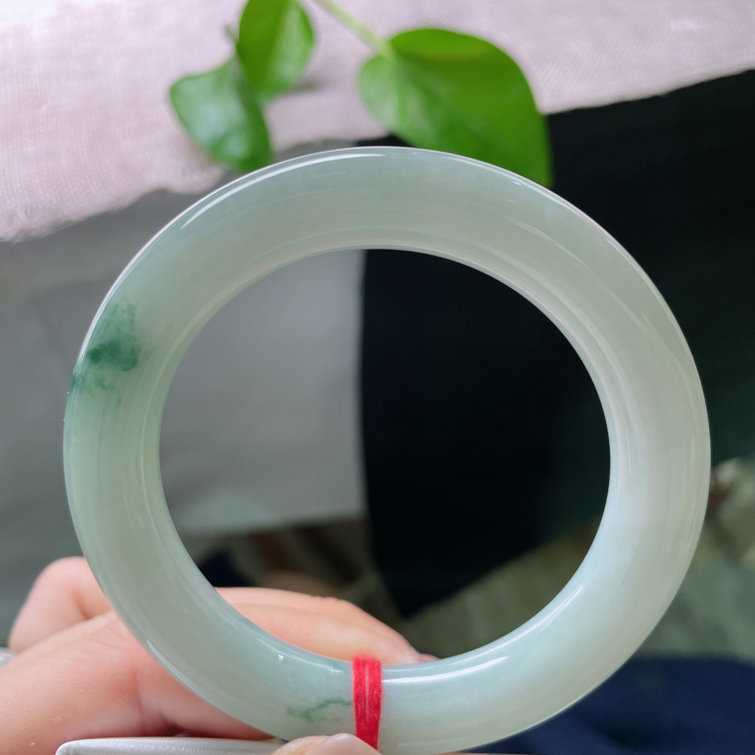 54.1/10.7飘花圆条，水润细腻，圆润饱满，一抹飘花，倾心，无裂，ss52410a
