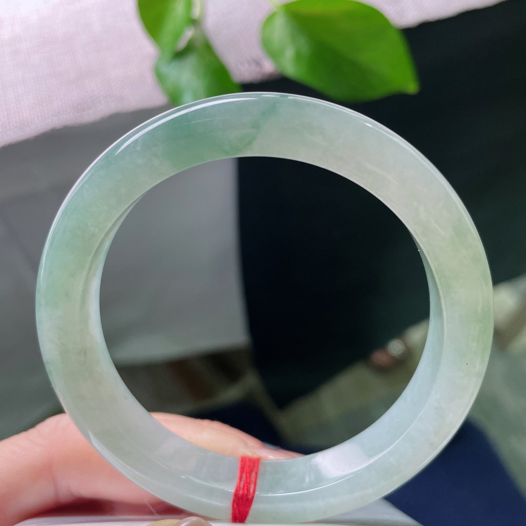 56.8/10.9/8.6，浅绿底正圈，清润通透，种老，一抹飘花意境唯美，无裂，ss52312a
