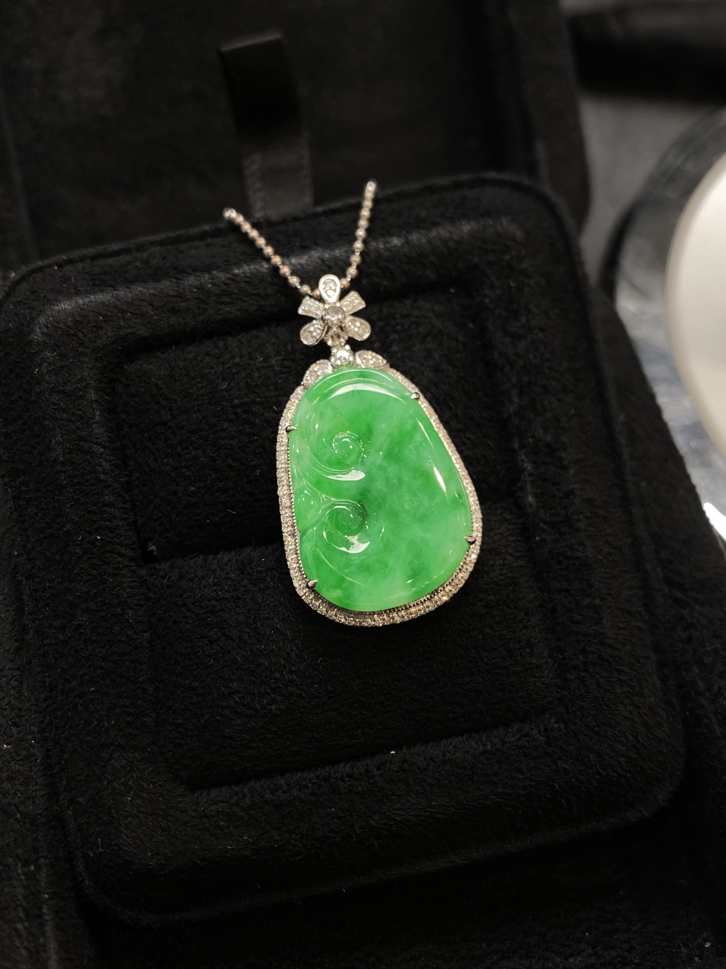 福利 冰阳绿如意吊坠·金 整·32.7-18.3-7mm 裸·21.8-15.9-2.3mm