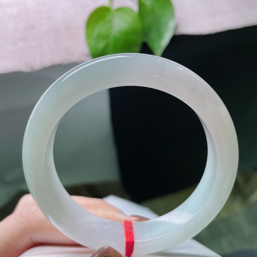 54/11.9/8.7绿底正圈，水润细腻，清雅，温婉大方，皮纹，ss51948a