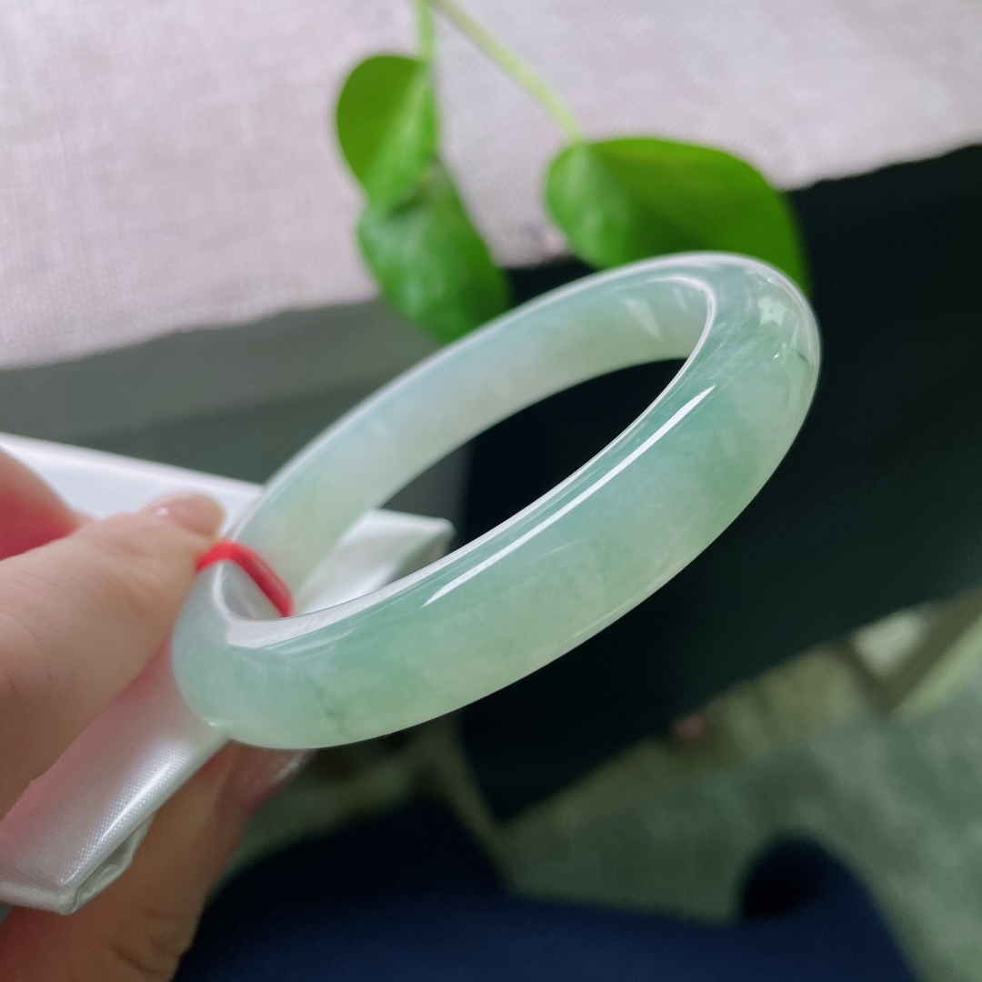56.8/10.9/8.6，浅绿底正圈，清润通透，种老，一抹飘花意境唯美，无裂，ss52312a