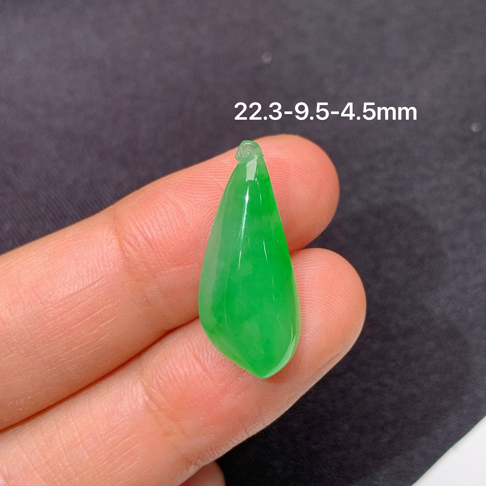 冰阳绿福瓜，镶嵌佳品，冰润色阳，种水足，Xg 尺寸22.3*9.5*4.5