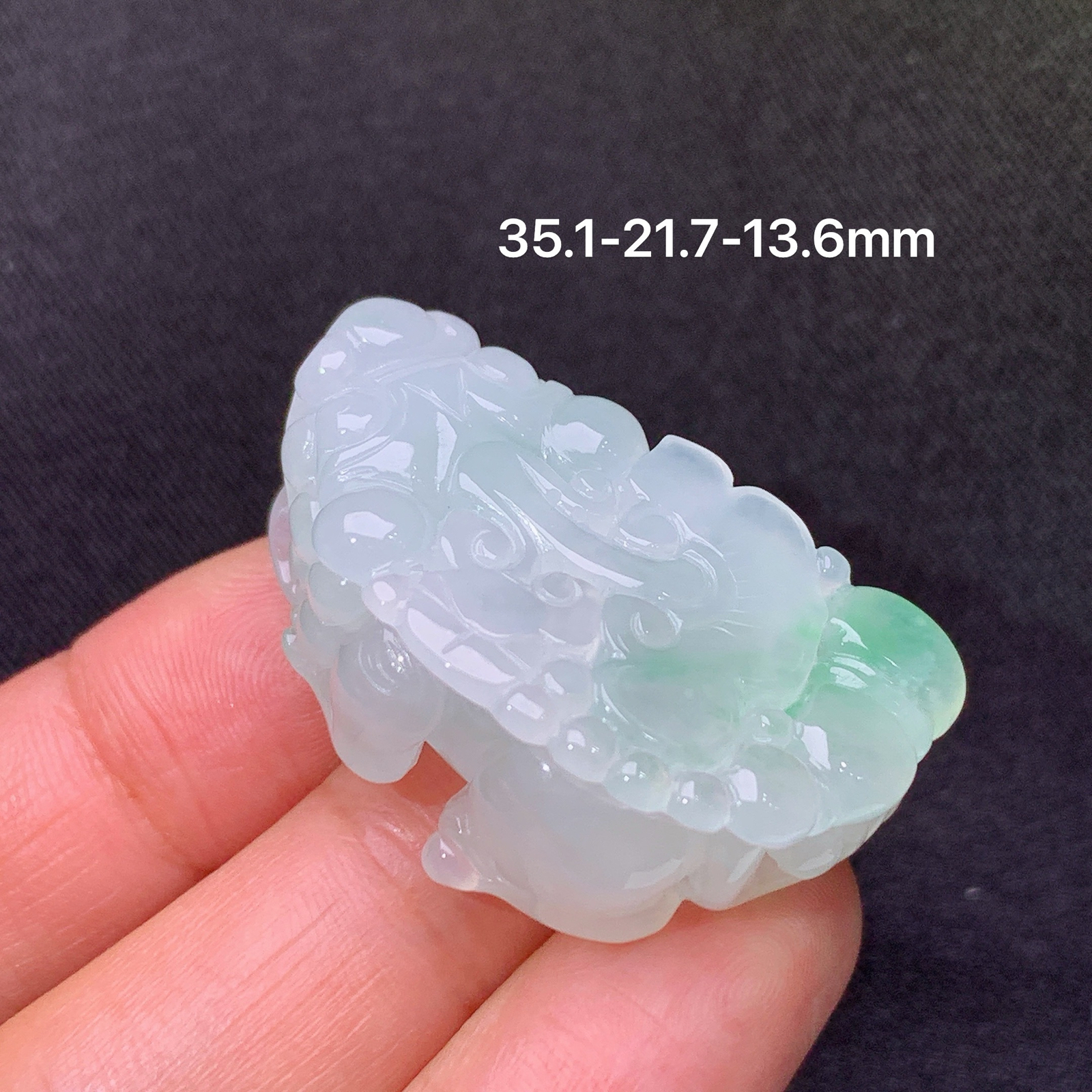 冰飘绿貔貅，厚装种老，冰润细腻，种水足，Yc2 尺寸35.1*21.7*13.6
