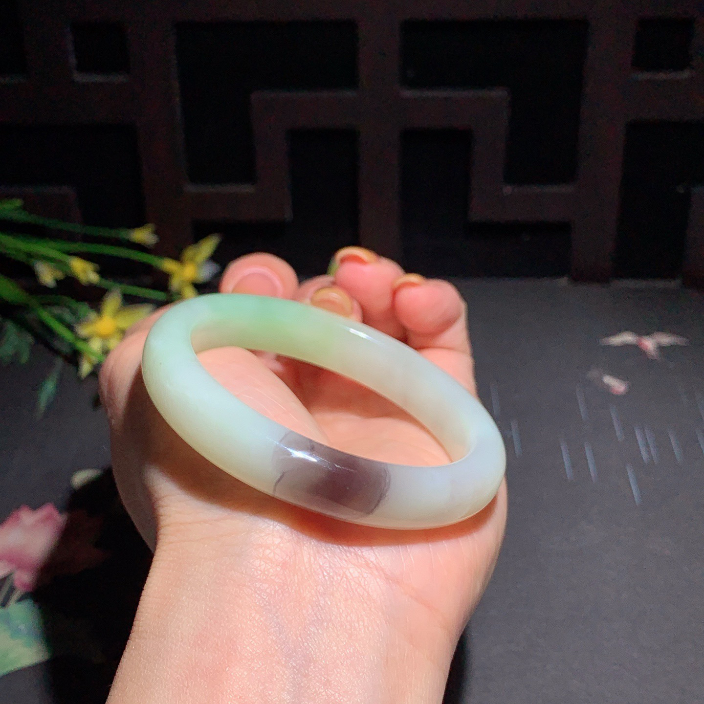 翠青三色，和田玉53.5圈口翠青漂紫三色手镯！玉质细腻油润 底色纯净 脂粉好，品质高