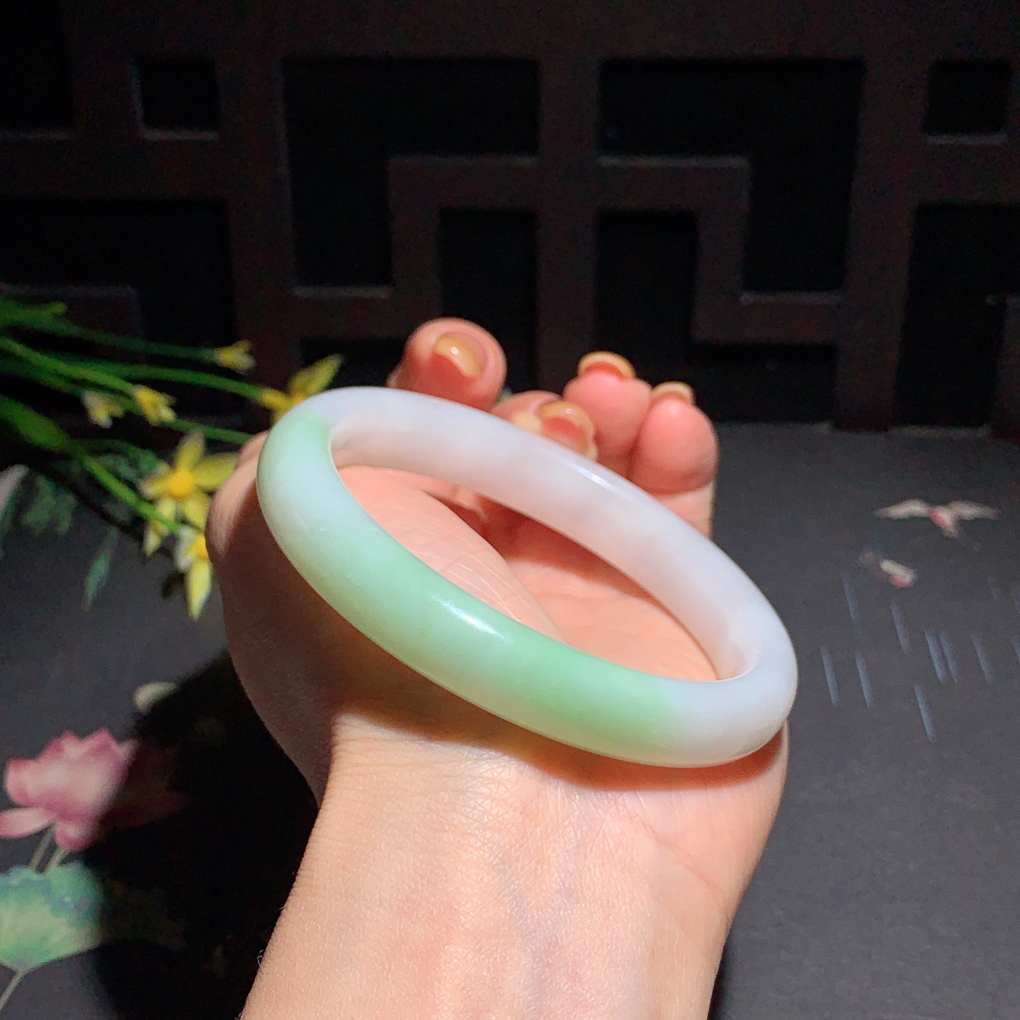 和田玉61圈口翠青手镯！玉质细腻油润 底色纯净 脂粉好，品质高