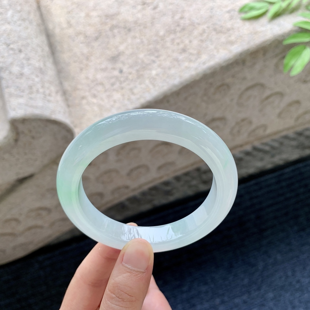 正圈59 60，圈口60.4/12.1/10，编码AD051309，细糯飘绿，水润，种老，细腻，无裂