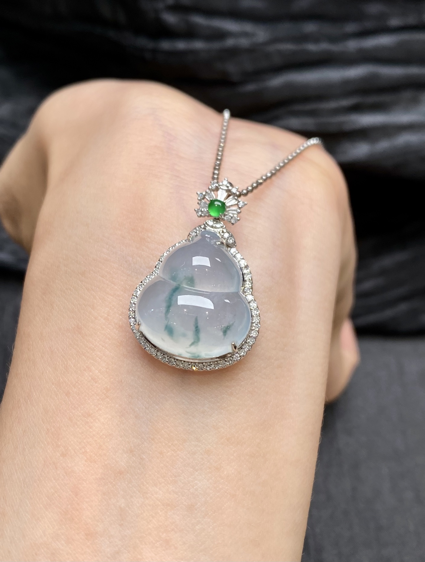 飘花葫芦吊坠·金 整·29.8-20.3-12.7mm 裸·18.7-17.3-7.5mm