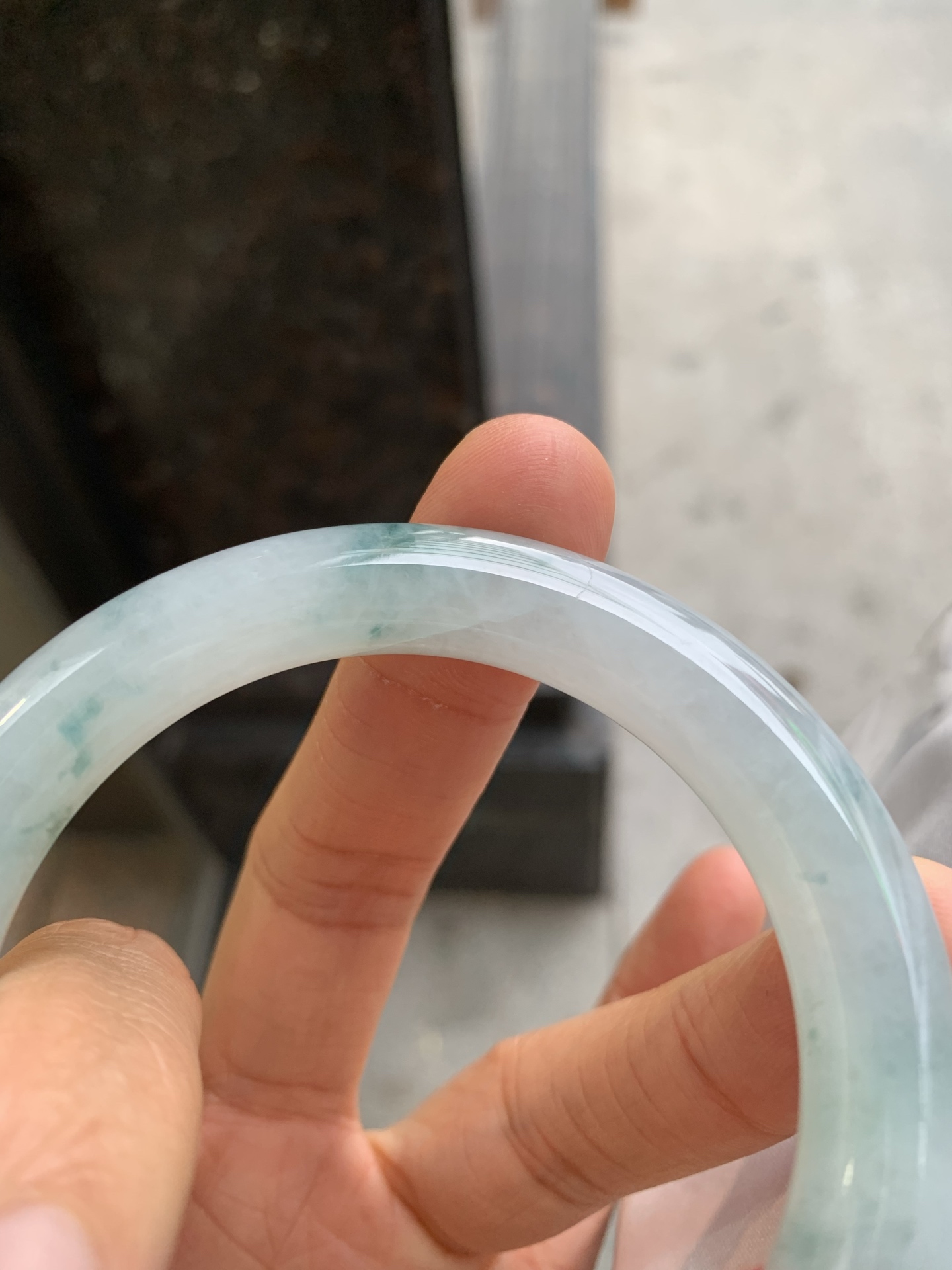 圆条冰飘花 有纹裂扣手 尺寸：55.5/10.7 不介意纹裂可入