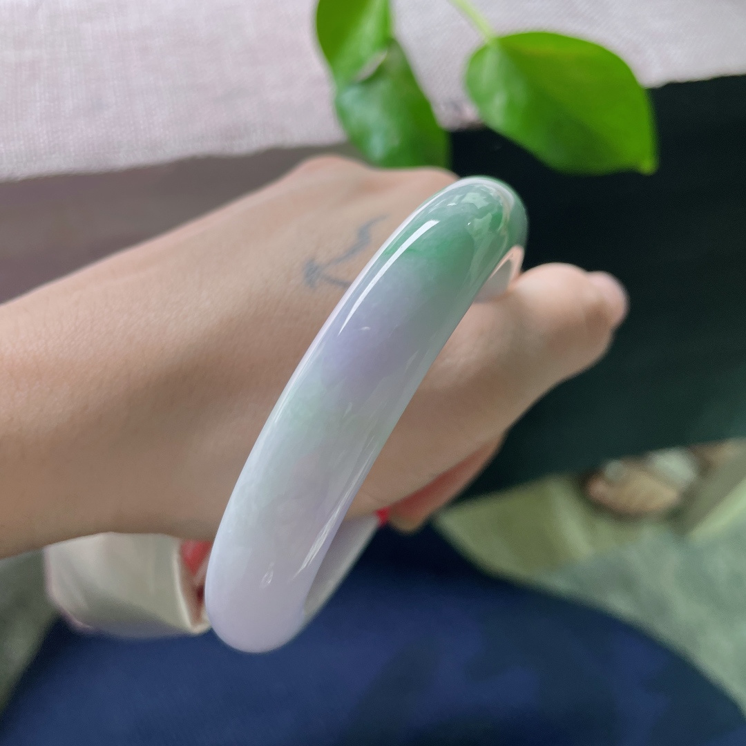 59.3/12.6/8.6，春彩正圈，料子细润，指尖开出一小片春天，抬手都是温柔的颜色。皮纹，ss51081a