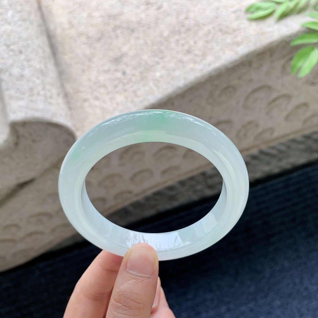 正圈59 60，圈口60.4/12.1/10，编码AD051309，细糯飘绿，水润，种老，细腻，无裂