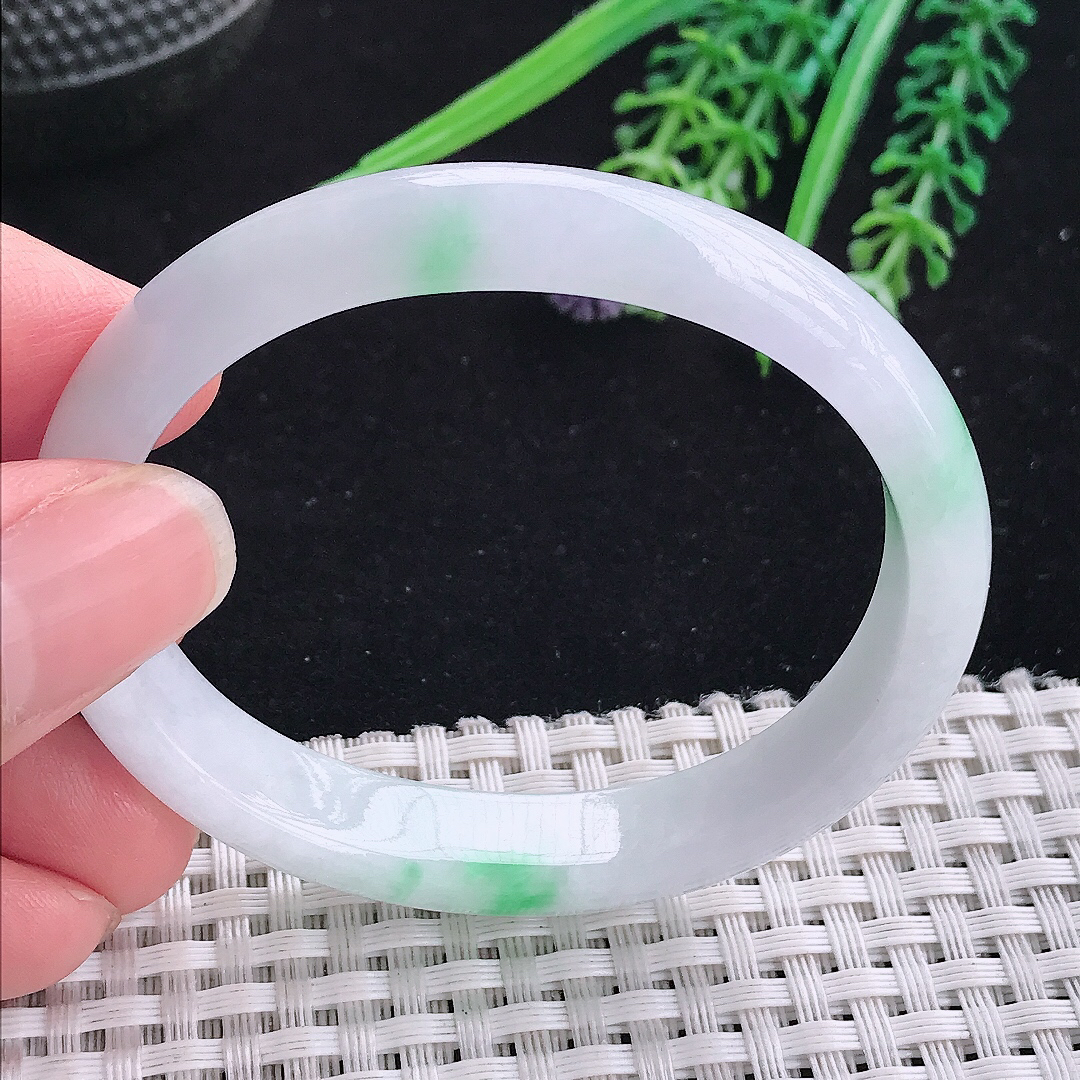 实拍a货翡翠53/45/10.5/6.6老坑秀气飘绿贵妃手镯玉手镯