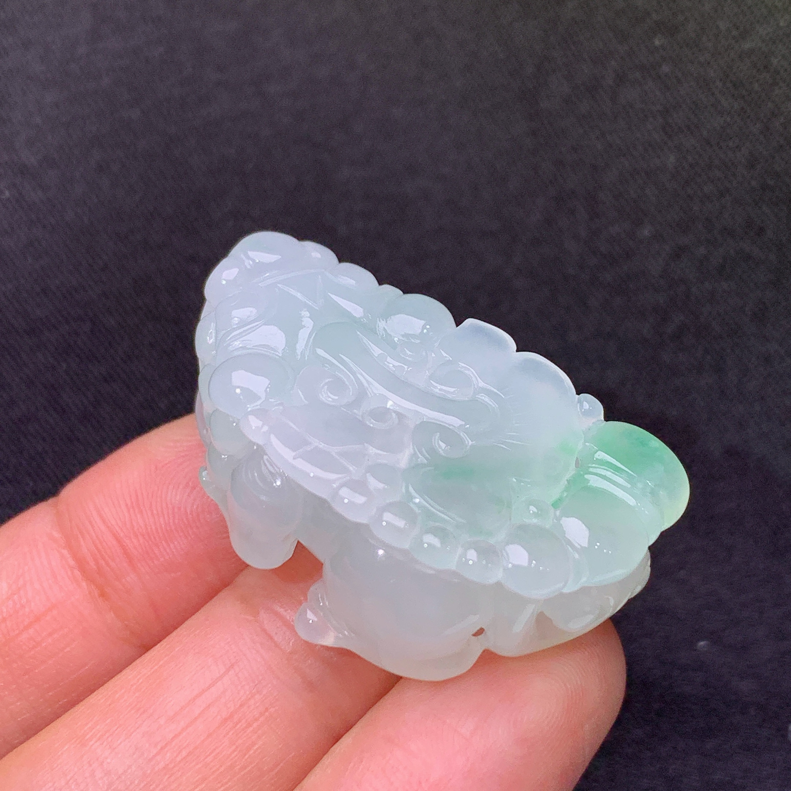 冰飘绿貔貅，厚装种老，冰润细腻，种水足，Yc2 尺寸35.1*21.7*13.6