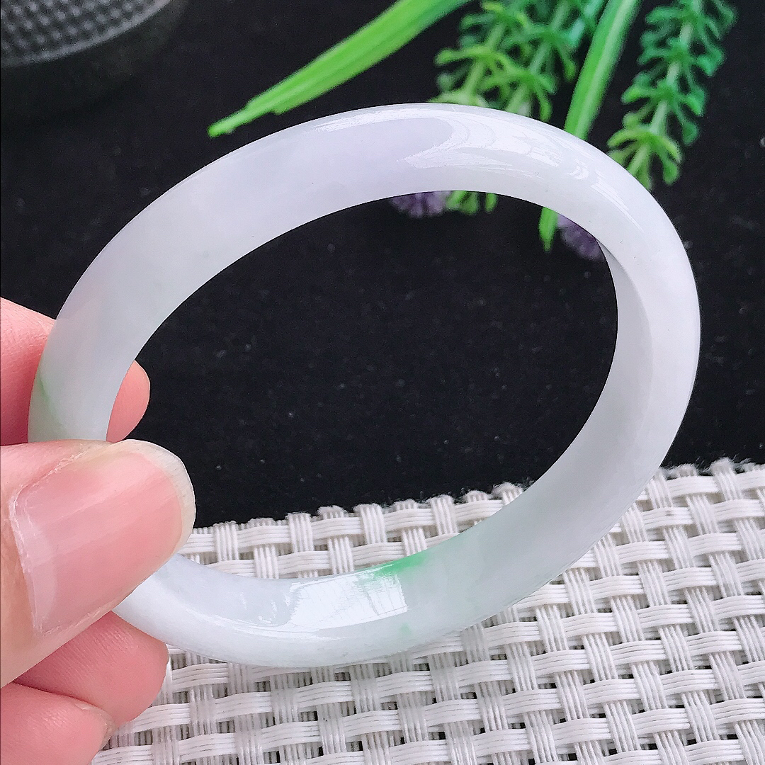 实拍a货翡翠53/45/10.5/6.6老坑秀气飘绿贵妃手镯玉手镯