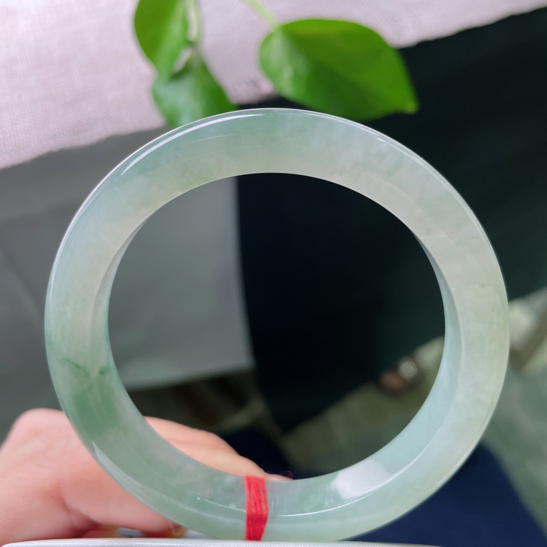 56.8/10.9/8.6，浅绿底正圈，清润通透，种老，一抹飘花意境唯美，无裂，ss52312a