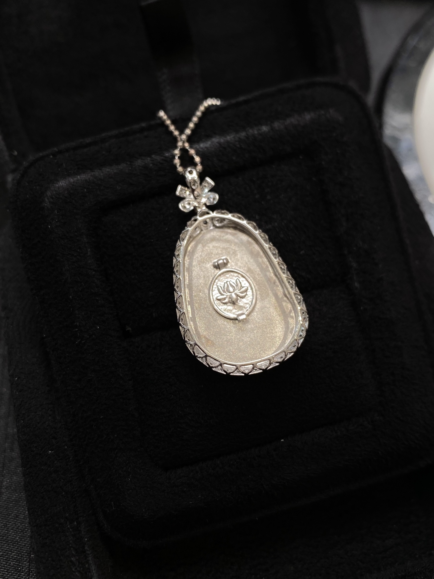 福利 冰阳绿如意吊坠·金 整·32.7-18.3-7mm 裸·21.8-15.9-2.3mm