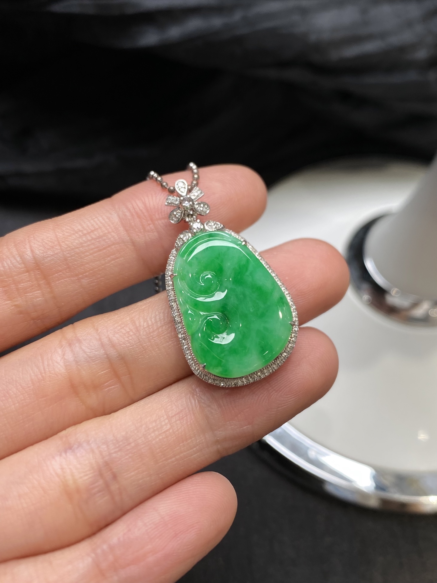 福利 冰阳绿如意吊坠·金 整·32.7-18.3-7mm 裸·21.8-15.9-2.3mm