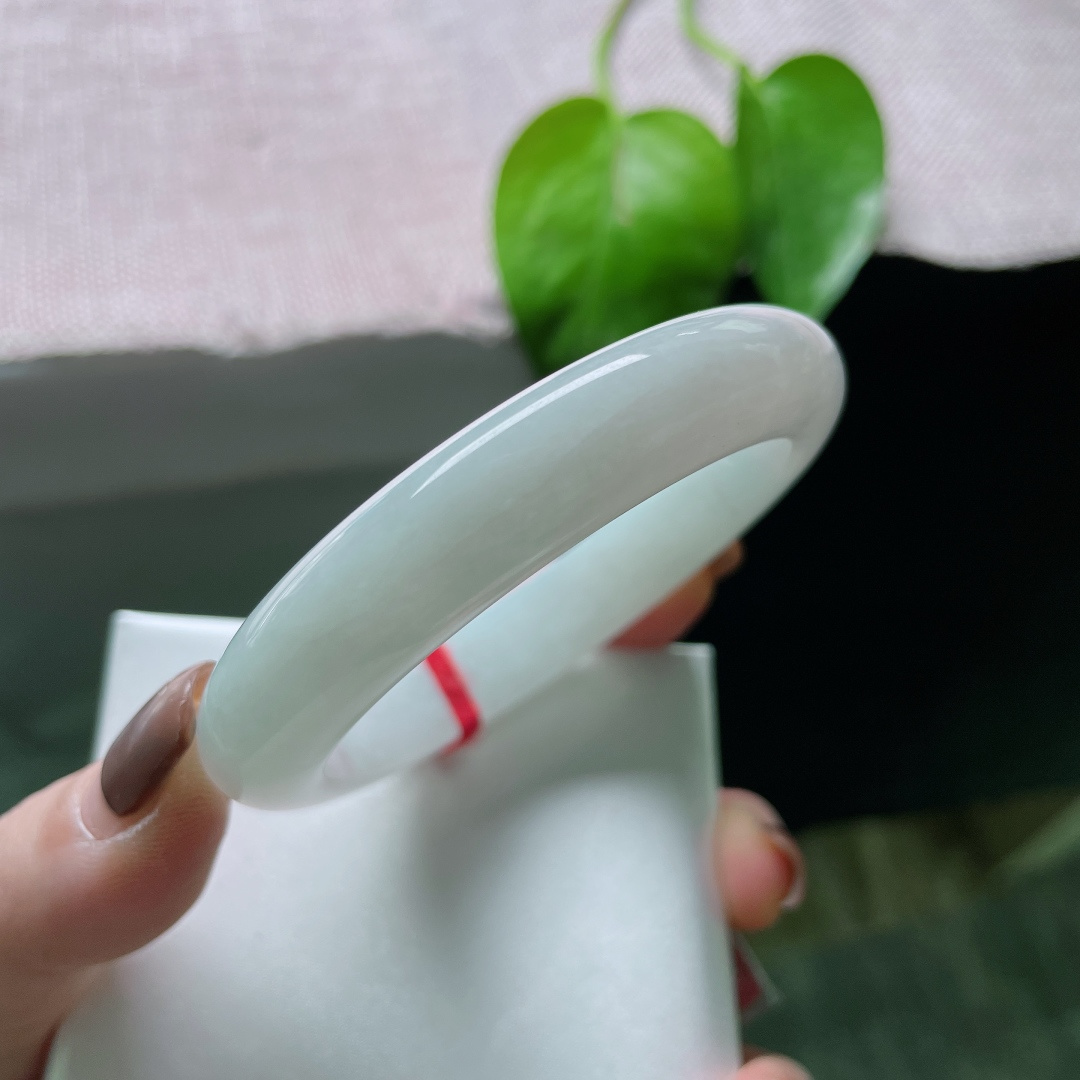 54/11.9/8.7绿底正圈，水润细腻，清雅，温婉大方，皮纹，ss51948a
