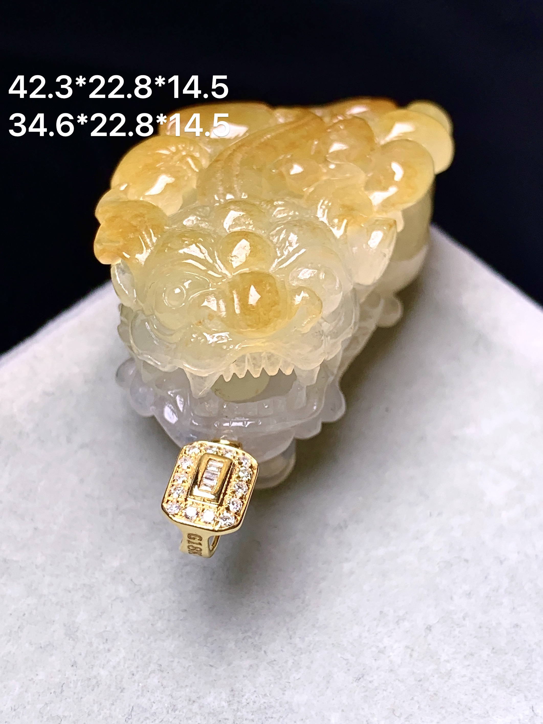 18k金钻镶嵌黄翡貔貅吊坠 玉质细腻 色泽艳丽清新 水润亮眼 整体尺寸42.3*22.8*14.5 b1