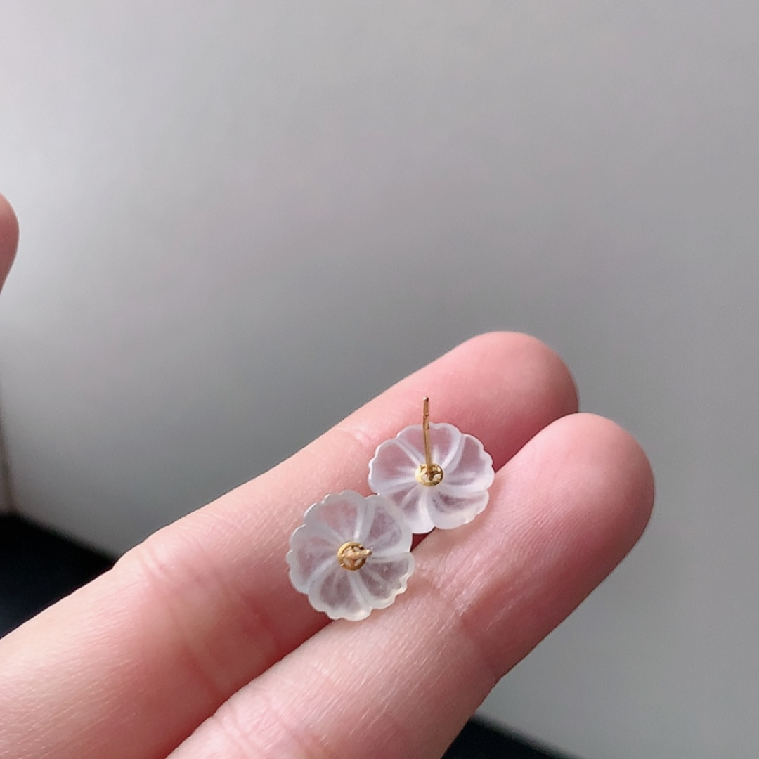 ️️ 高冰花朵耳钉 冰透起光，底子细腻莹润，佩戴清新优雅，10.3-2.3