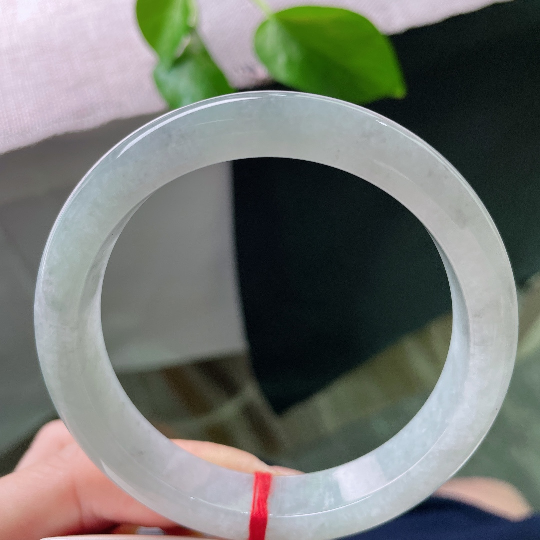 62.7/12.7/8.5，淡绿底正圈，温柔素雅，水头好，种老，百搭，大圈口，无裂，ss52103a