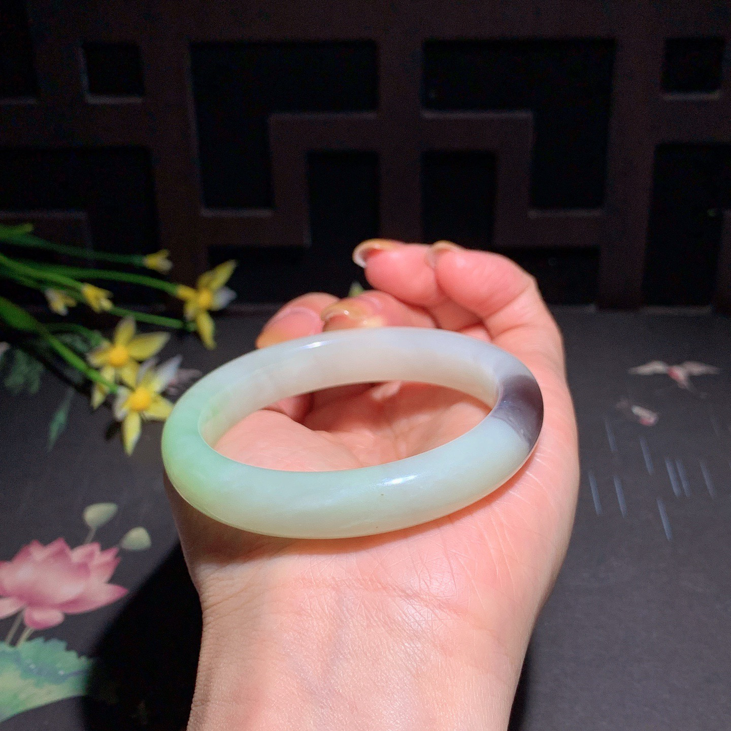 翠青三色，和田玉53.5圈口翠青漂紫三色手镯！玉质细腻油润 底色纯净 脂粉好，品质高
