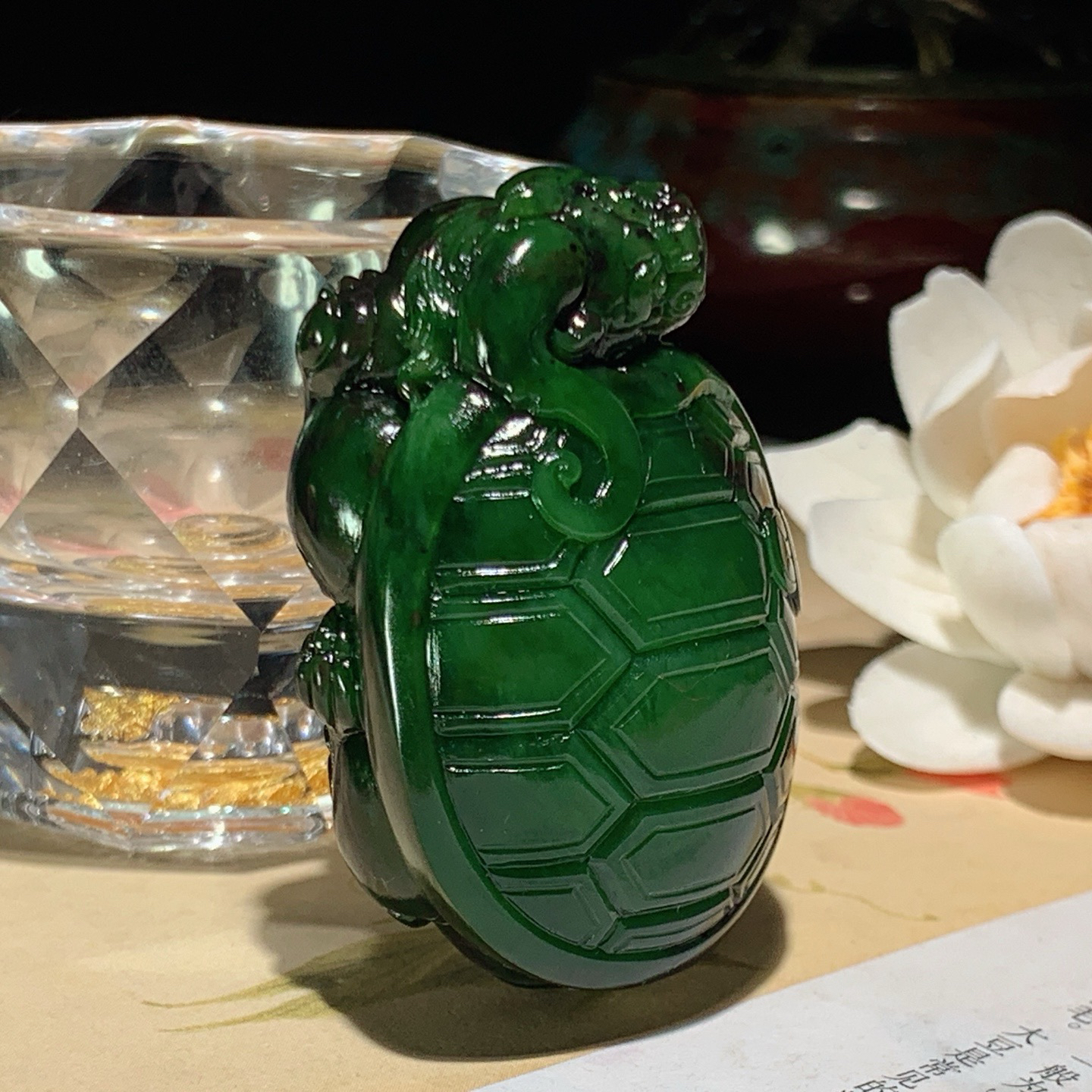 和田玉阳绿俄罗斯红皮料碧玉龙龟挂件 尺寸52/35/24重79.5克，玉质细腻油润 底色纯净 脂粉好，品质好！lt260511