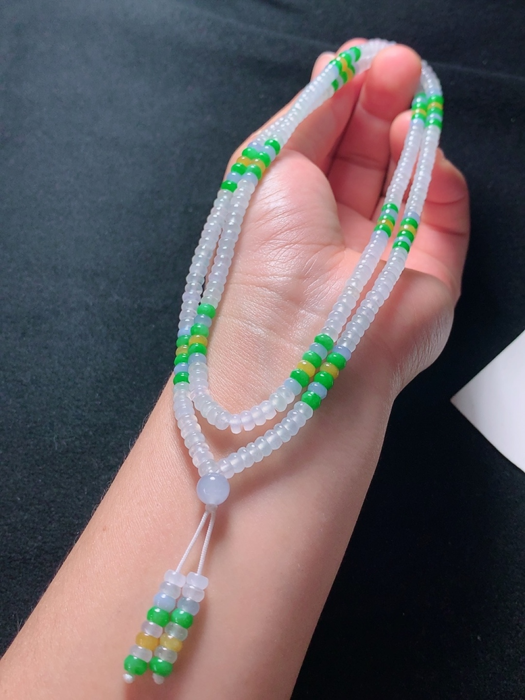 ️冰种加阳绿珠链，种老水头好，又冰又润，饱满漂亮，尺寸：4.5/2.3mm274粒