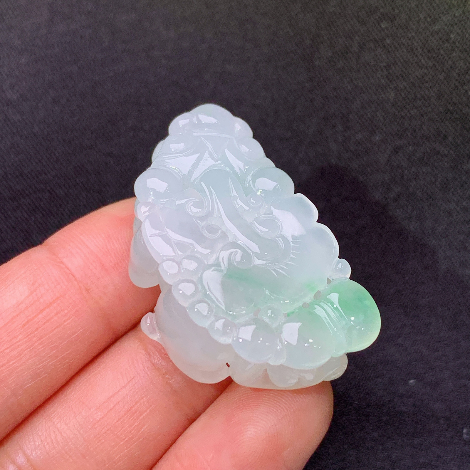冰飘绿貔貅，厚装种老，冰润细腻，种水足，Yc2 尺寸35.1*21.7*13.6