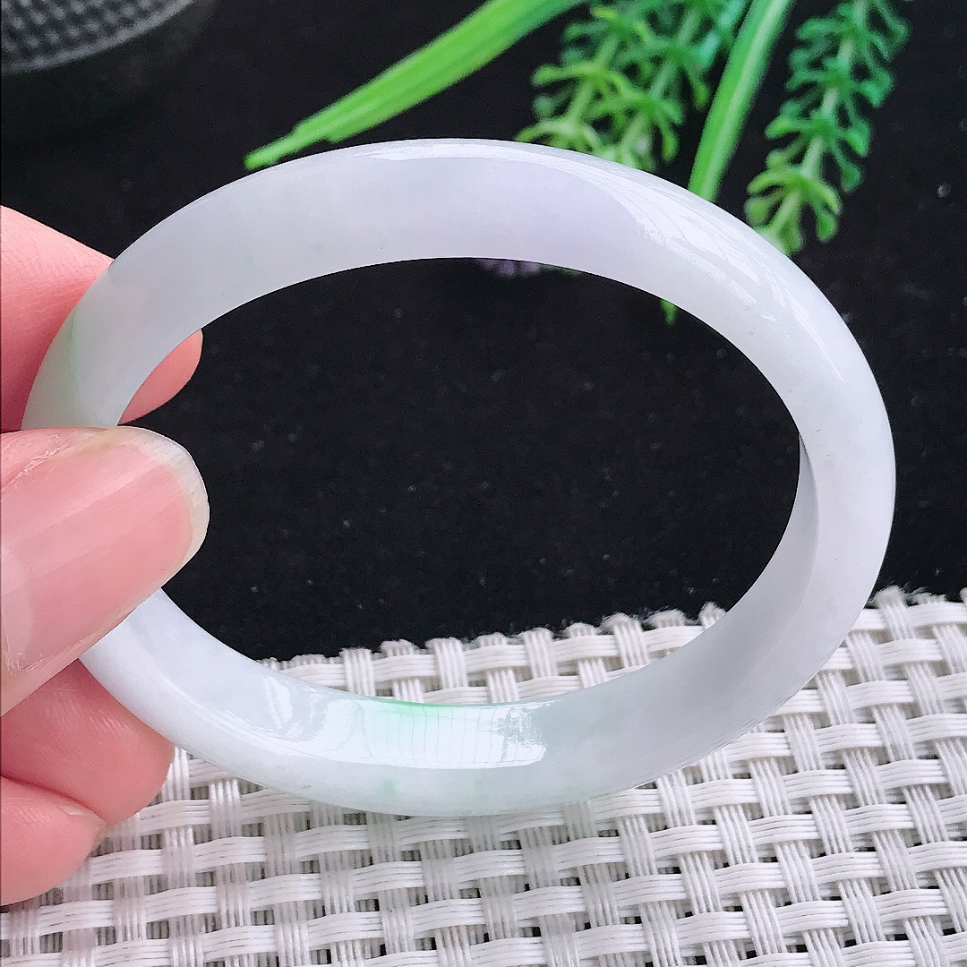 实拍a货翡翠53/45/10.5/6.6老坑秀气飘绿贵妃手镯玉手镯