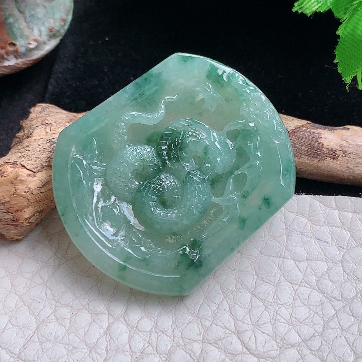 kh实拍38.8*33*5.2天然缅甸翡翠a货冰飘花腰缠万贯，生肖蛇玉吊坠 玉挂件