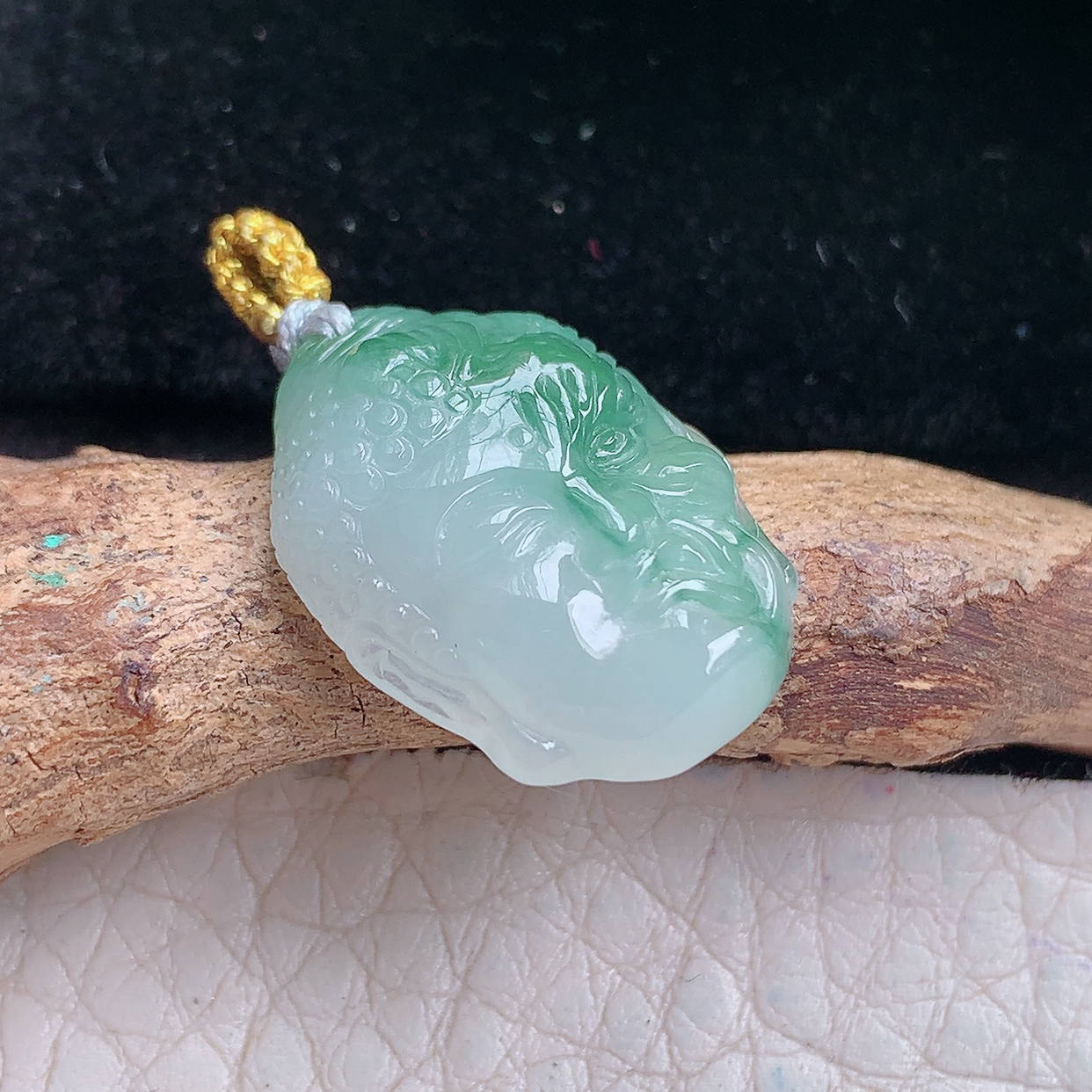 rp实拍20.6*15.6*5.3天然缅甸翡翠冰胶一念之间菩萨玉吊坠 玉挂件