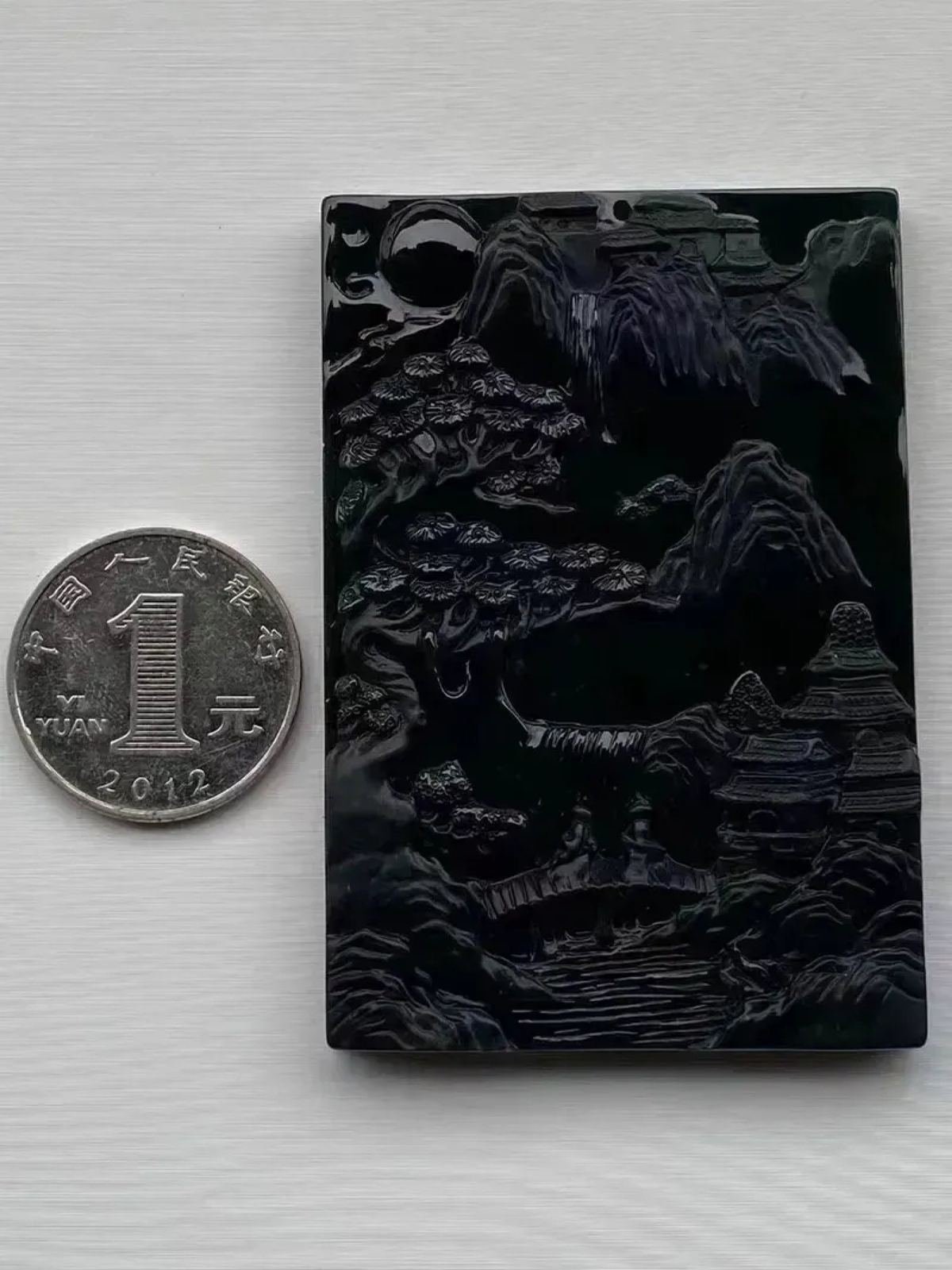 墨翠 【前程锦绣】细腻干净，黑度好。性价比高，雕工精湛，打灯透绿，大件厚装