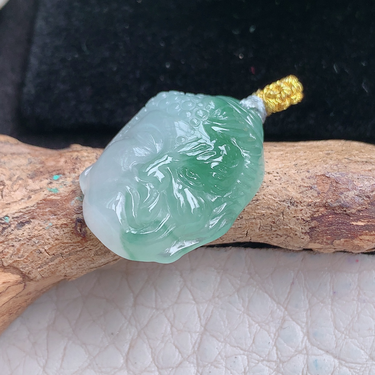 rp实拍20.6*15.6*5.3天然缅甸翡翠冰胶一念之间菩萨玉吊坠 玉挂件