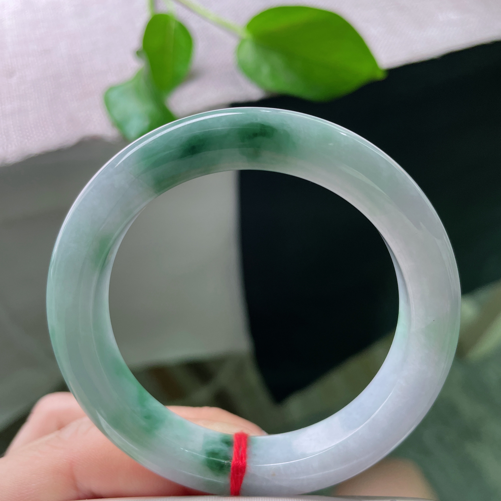 53.5/11/9.3，飘花，水润，细腻，灵动，雅致，一点皮纹，ss52039a..