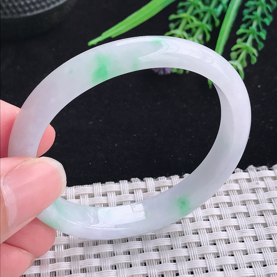 实拍a货翡翠53/45/10.5/6.6老坑秀气飘绿贵妃手镯玉手镯
