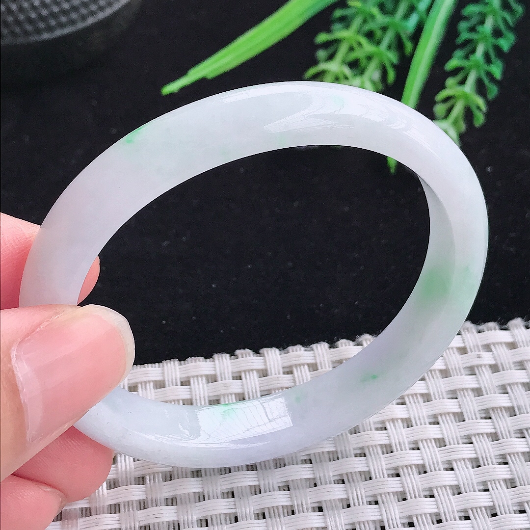 实拍a货翡翠53/45/10.5/6.6老坑秀气飘绿贵妃手镯玉手镯