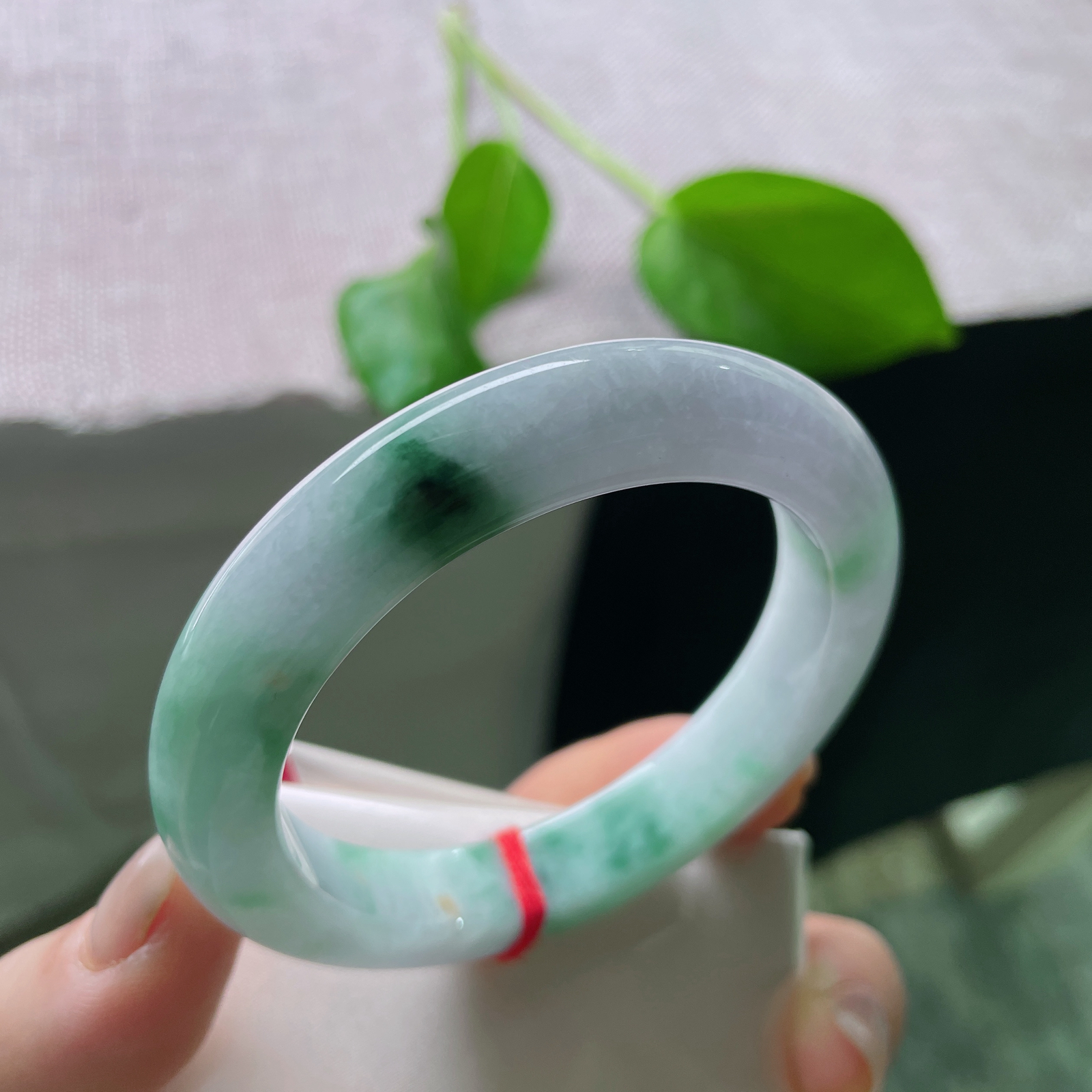 53.5/11/9.3，飘花，水润，细腻，灵动，雅致，一点皮纹，ss52039a..