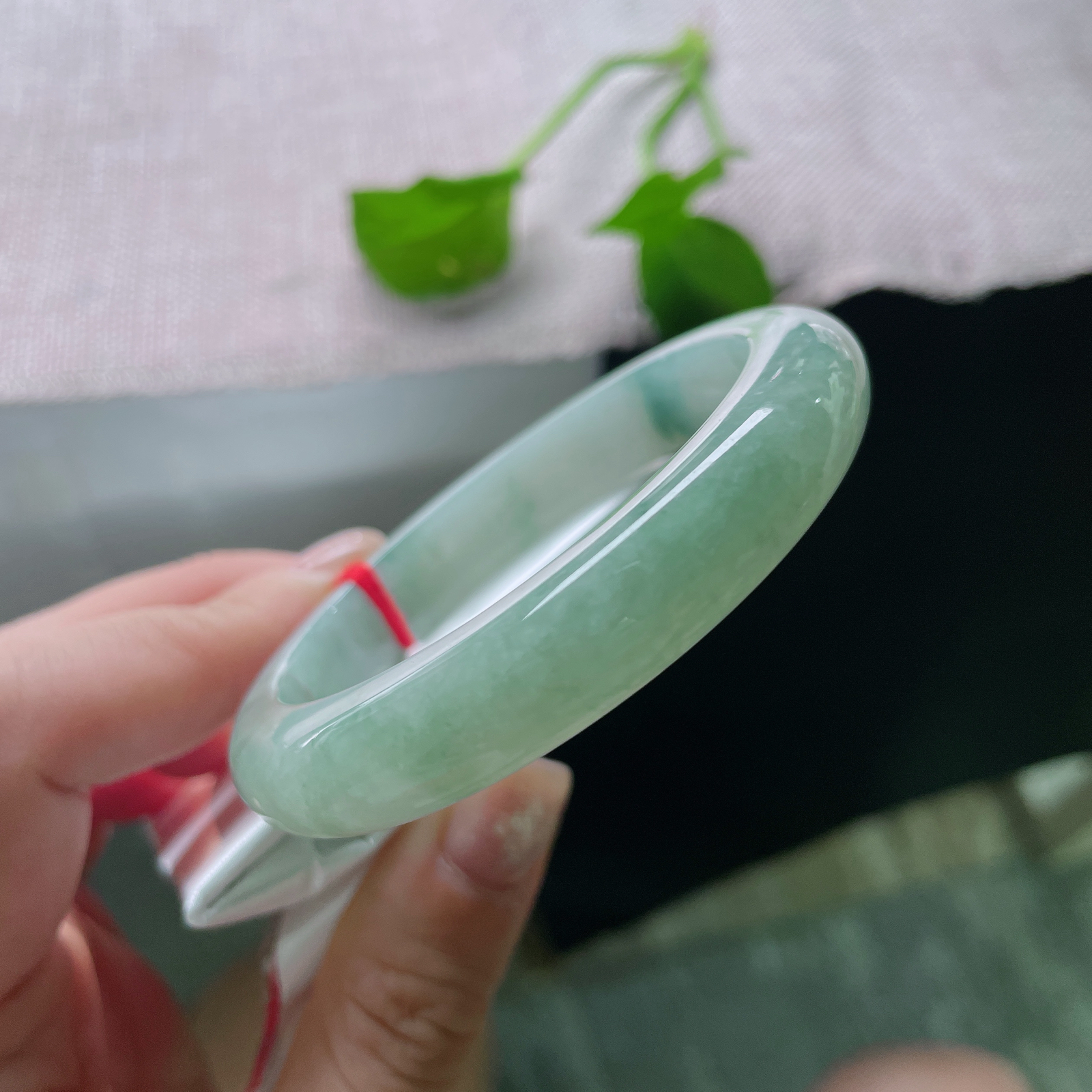 53.3/10.7/7.9，浅绿底正圈，水润，不争春色，只取一缕清风入骨。皮纹，ss52356a..