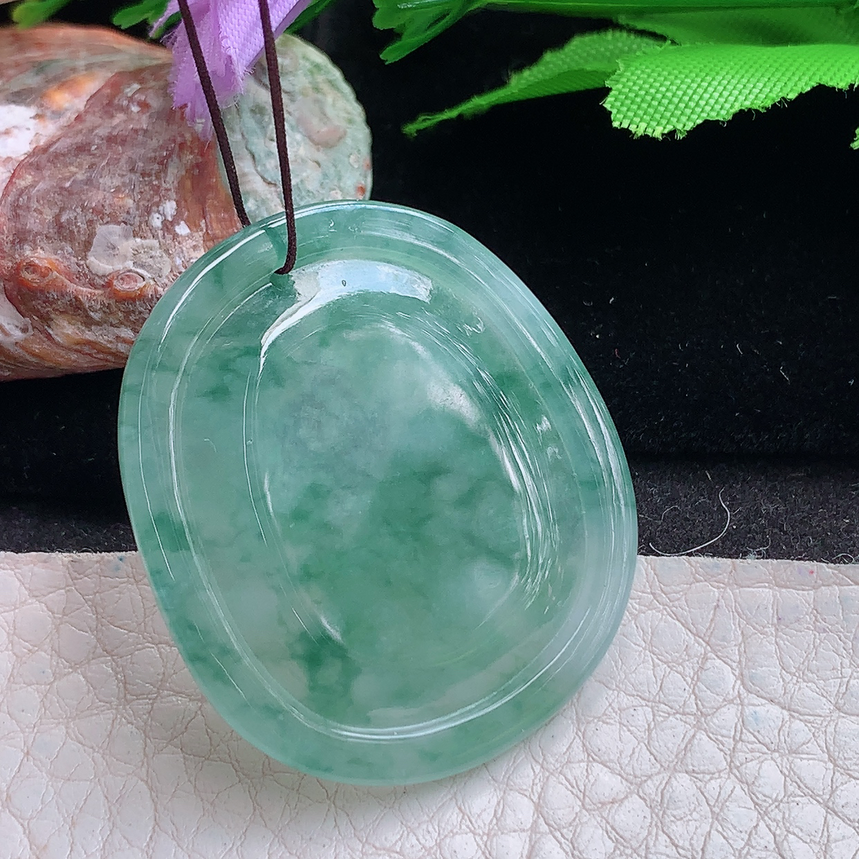 kh实拍39.8*34.6*4.8天然缅甸翡翠a货冰飘花生肖狗 旺财玉吊坠 玉挂件