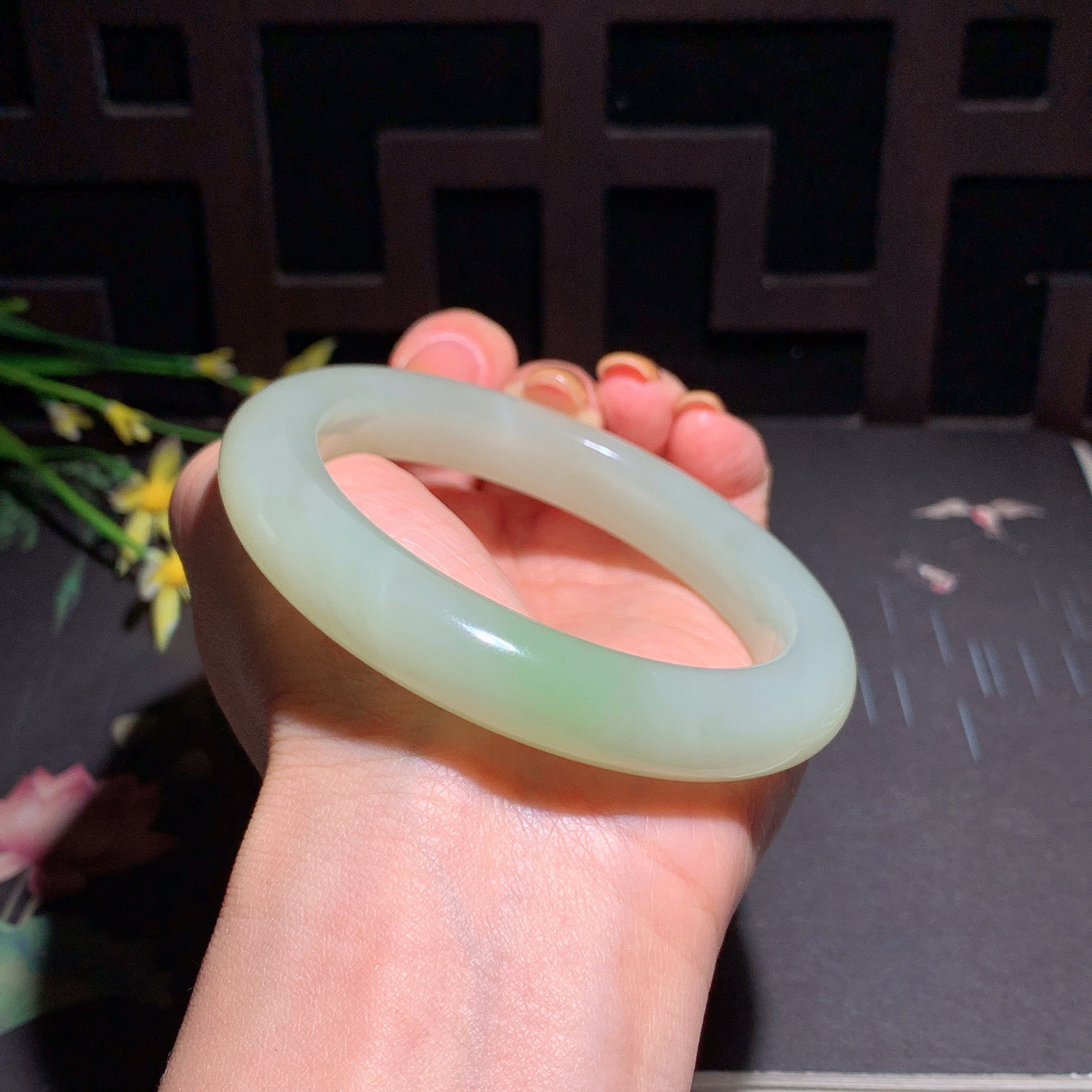 和田玉60圈口翠青手镯！玉质细腻油润 底色纯净 无裂无杂 脂粉好，品质高