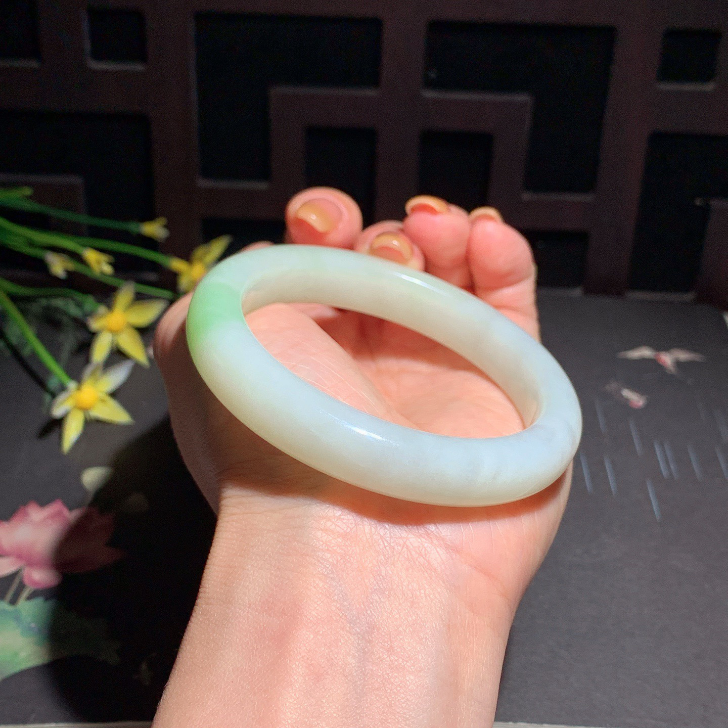 和田玉57.5圈口翠青手镯！玉质细腻油润 底色纯净 脂粉好，品质高