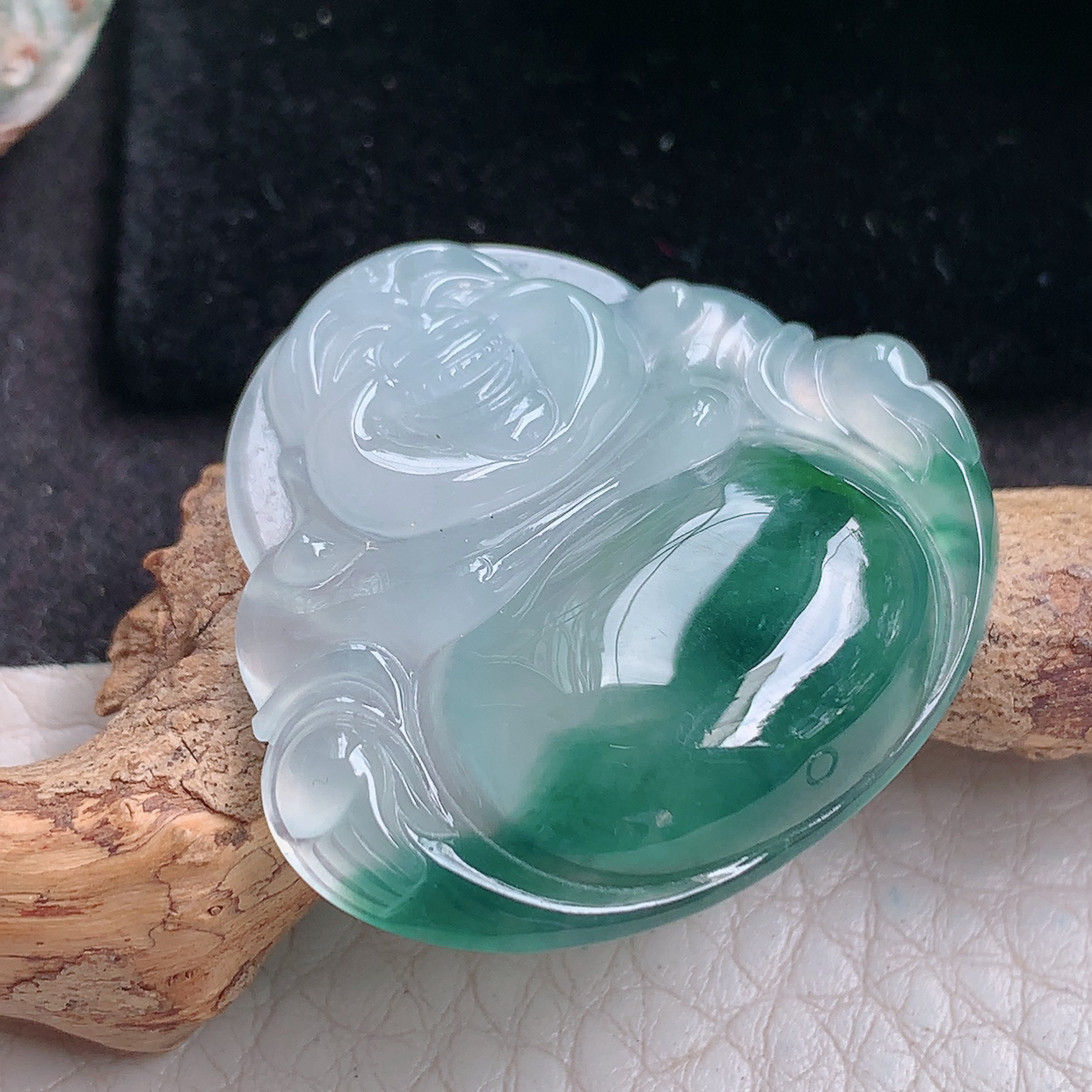 axm实拍31.2*34.8*6缅甸翡翠冰飘花开心佛 弥勒佛玉吊坠 玉挂件