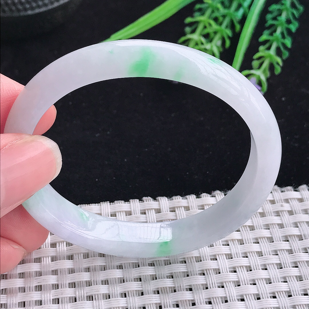 实拍a货翡翠53/45/10.5/6.6老坑秀气飘绿贵妃手镯玉手镯