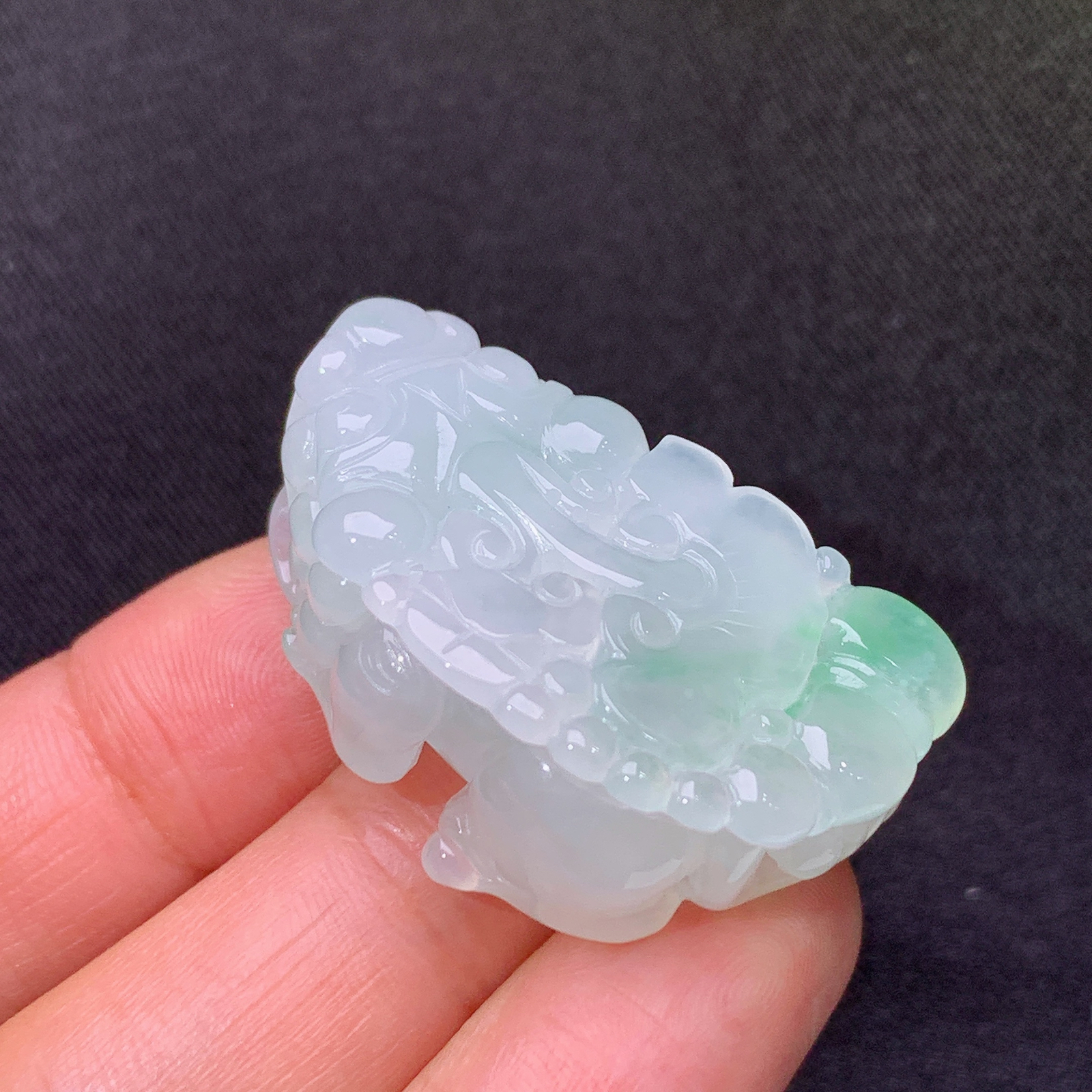 冰飘绿貔貅，厚装种老，冰润细腻，种水足，Yc2 尺寸35.1*21.7*13.6