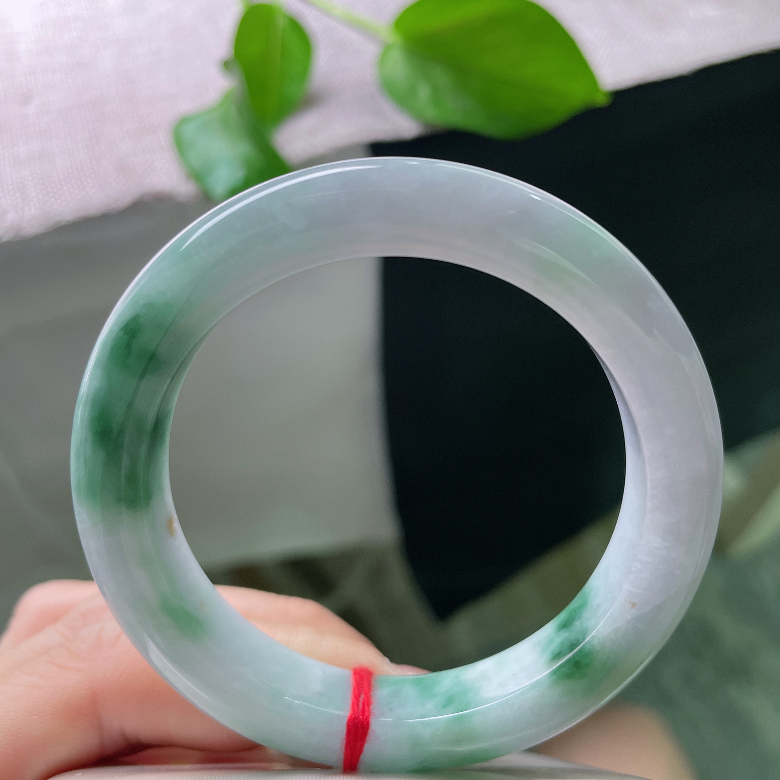 53.5/11/9.3，飘花，水润，细腻，灵动，雅致，一点皮纹，ss52039a..