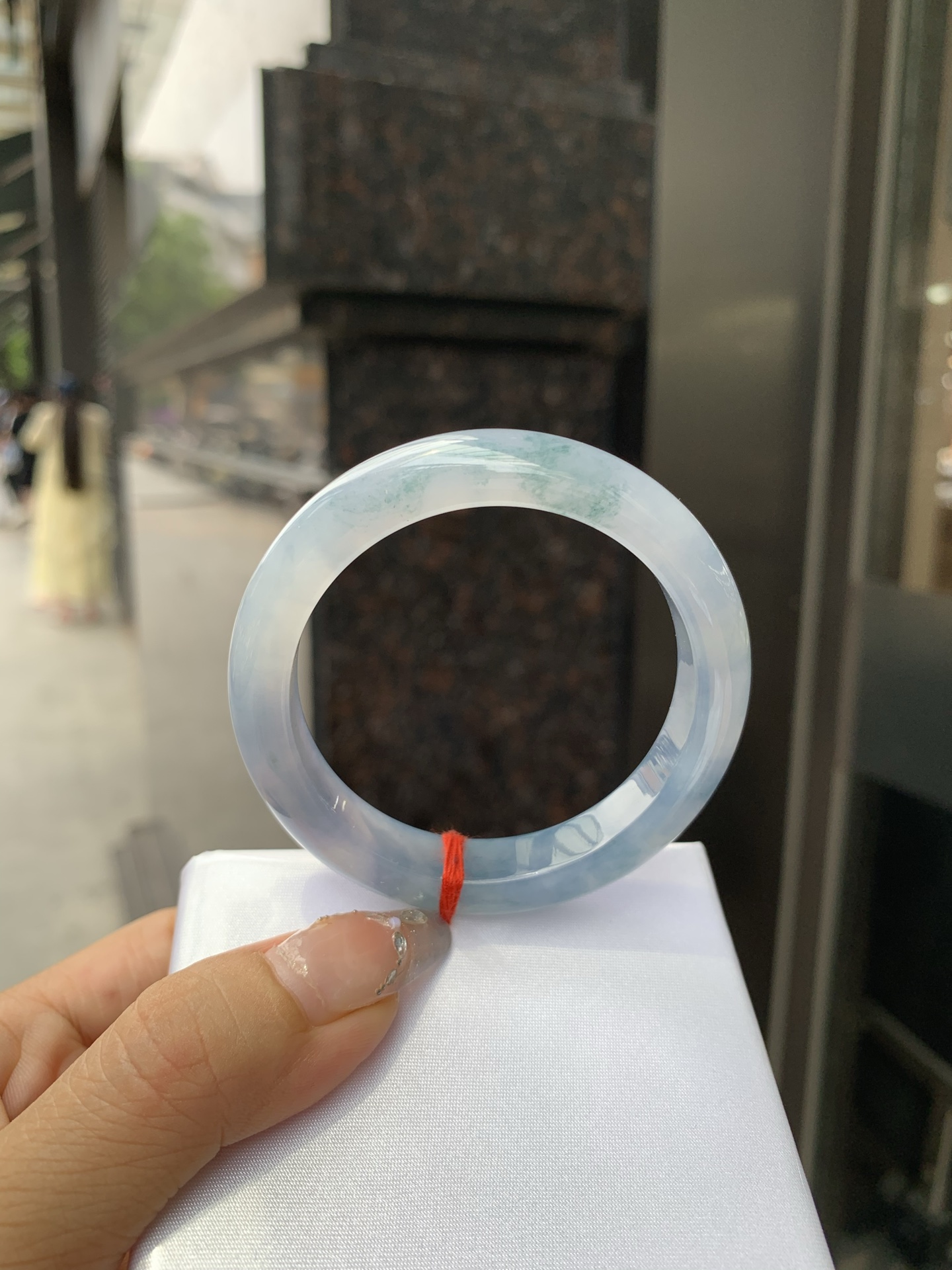 冰莫奈正圈 50-7.6-10.2 0512-563-9866 打灯细纹加棉线，底妆冰润细腻，浓郁满色，仿佛莫奈笔下的鸢尾花丛一同盛放，一脚踏入春天的感觉，见光不失色